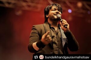 Altamash Faridi Instagram - Had a great show in Mohaba at The Bundelkhand Gaurav Mahotsav🔥
#AltamashFaridi #AltamashFaridiLive

Special Thanks to @koinagelive 

#Repost @bundelkhandgauravmahotsav with @use.repost
・・・
Rhythms that rocked Mahoba! 🎸🎤 

@officialaltamashfaridi stole the show at Bundelkhand Gaurav Mohotsav with his electrifying performance.

@abhishek_967 @devanshuk_ @naveenkatalyst @ramitbhat 

#BundelkhandGauravMahotsav2024 #UPTourism #BulandBundelkhand #IncredibleIndia