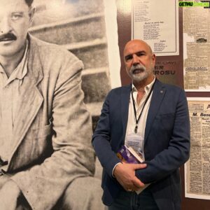 Altan Gördüm Instagram - Nazımla omuz omuza… @nhvakfi