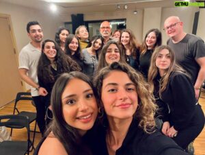 Altan Gördüm Instagram - Dün akşam yaptığımız kamera dersi sonrası #ihsanyüce sınıfı…Yorgun ama mutlu yüzler…