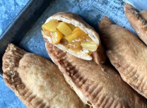 Alton Brown Instagram - If life hands you peaches…

#linkinbio #spicedpeachpocketpie #individualpies #peachpie #freshpeaches