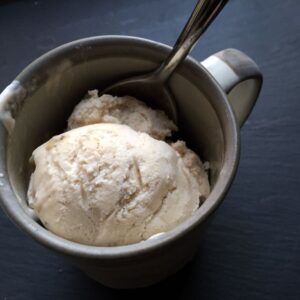 Alton Brown Instagram - Feel free to also add peanut butter or chocolate chips. Or both. I don't judge.

#linkinbio #bananaicecream #idontjudge #fiveingredienticecream #altongoesbananas