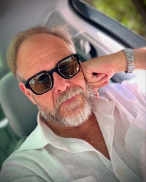 Alton Brown Instagram - I’m not a movie star but I’ve finally found some sunglasses that make me feel like one. Thanks @tavateyewear @vanbruntopticalhaus #notpaidtosayso