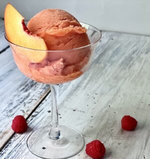Alton Brown Instagram - Simple, refreshing, slightly boozy...

#linkinbio #summersorbet #boozydesserts #berrydessert #summerdessert