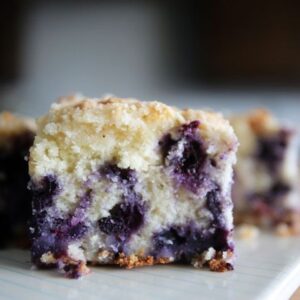 Alton Brown Instagram - Sure I love cobbler, but maybe it’s time we talk buckle.

#linkinbio #blueberryseasoniscoming #blueberrybuckle #bakingofinstagram