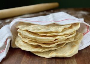 Alton Brown Instagram - Sometimes flour tortillas are the way to go and it only takes four ingredients to get you there. 

#linkinbio #altonlikesitspicy #instagood #homemadeflourtortillas