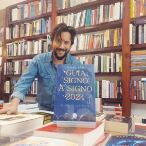 Alvaro Santi Instagram - MI LIBRO "GUÍA SIGNO A SIGNO 2024" EN LIBRERÍA @queleochile  DE PROVIDENCIA

@trayectoeditorial