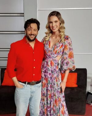 Alvaro Santi Instagram - Mira Fran, parezco un duendecillo junto a tí jajaja
@franciscalavandero