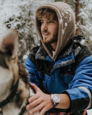Álvaro de Juana Instagram - Festive getaway with the @hamiltonwatch family! Such a great experience, surrounded by the magic of the arctic and good people! 

Escapada festiva con la familia @hamiltonwatch ! Qué gran experiencia, rodeado de la magia del Ártico y de buena gente! 

❄️⌚️

#hamiltonwatch #hamiltonfamily #happyholidayswhereveryouare