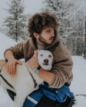 Álvaro de Juana Instagram - Festive getaway with the @hamiltonwatch family! Such a great experience, surrounded by the magic of the arctic and good people! 

Escapada festiva con la familia @hamiltonwatch ! Qué gran experiencia, rodeado de la magia del Ártico y de buena gente! 

❄️⌚️

#hamiltonwatch #hamiltonfamily #happyholidayswhereveryouare