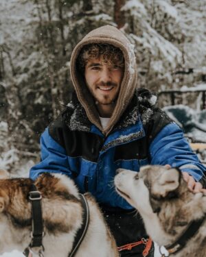 Álvaro de Juana Instagram - Festive getaway with the @hamiltonwatch family! Such a great experience, surrounded by the magic of the arctic and good people! 

Escapada festiva con la familia @hamiltonwatch ! Qué gran experiencia, rodeado de la magia del Ártico y de buena gente! 

❄️⌚️

#hamiltonwatch #hamiltonfamily #happyholidayswhereveryouare