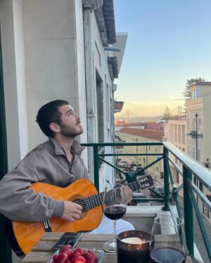 Álvaro de Juana Instagram - After work in Lisbon.☀️