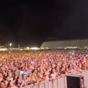Álvaro de Luna Instagram - @grancalivefest @weekendbeachfestival 
Recuperándonos de la resaca emocional 🤧✨🫂❤️‍🔥