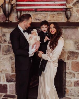 Aly Mang Instagram - ✨💛⚡️Make Every Wish Count ☀️🌕✨

🎂 We cleaned-up for some Black-Tie BiRtHdAy FuN …. Followed by Vivi’s first trip ✈️ & a dazzling first FuLL MooN of the year⚡️#2024Ready #BestBirthdayYet 🌈 ✨#ForeverYoung✨

#ThomasJeffreyMang #ViviRoseMang