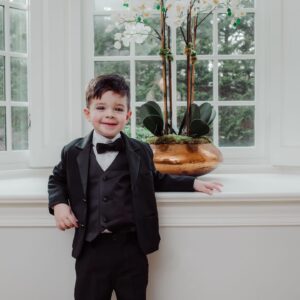 Aly Mang Instagram - 💛All I wanted for my Birthday could fit in my arms this year (with a touch of sparkle)… 

🙏🏼Thank you so much for the Birthday wishes!! Sending lots of love and virtual hugs right back!! 🙌🏻🙌🏻

🎂 Bday Part I • #Jan19

#ThomasJeffreyMang ✨ #2YearsOld
#ViviRoseMang ✨ #3MonthsOld