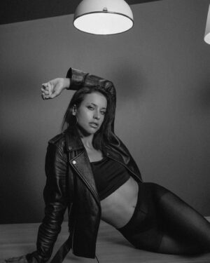 Alyona Savastova Instagram - 📸@allstorr 🖤