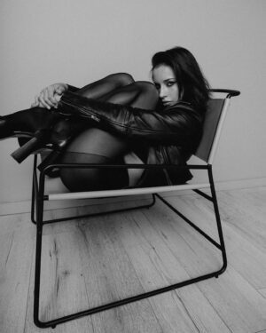 Alyona Savastova Instagram - 📸@allstorr 🖤