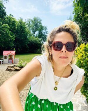 Alysson Paradis Instagram - 🌳🌺🍀