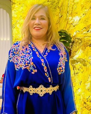 Amale Temmar Instagram - اثناء تكريمي بمهرجان الارز العالمي بافران بين زملاءي الفنانين والاعلاميين  و ساكنة افران الجميلة،وكل صيف وانتم بالف خير  @naima___collection  شكرا naimacollection