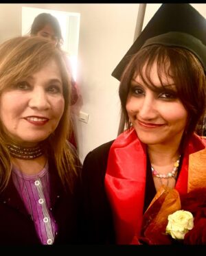 Amale Temmar Instagram - هنيئا لابنتي العزيزة بشرى بتخرّجها الثاني من المدرسة العليا للسمعي البصري بمراكش ESAV ومن قبل الإجازة في اللغة الإنجليزية.
رحم الله والدك مصطفى الذي كان حاضرا معك  بروحه  وفق الله كل أبناءكم