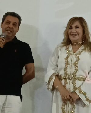 Amale Temmar Instagram - اثناء تكريمي بمهرجان الارز العالمي بافران بين زملاءي الفنانين والاعلاميين  و ساكنة افران الجميلة،وكل صيف وانتم بالف خير  @naima___collection  شكرا naimacollection