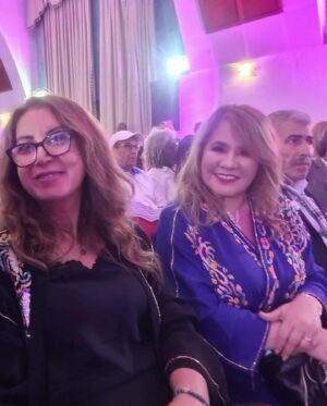 Amale Temmar Instagram - اثناء تكريمي بمهرجان الارز العالمي بافران بين زملاءي الفنانين والاعلاميين  و ساكنة افران الجميلة،وكل صيف وانتم بالف خير  @naima___collection  شكرا naimacollection