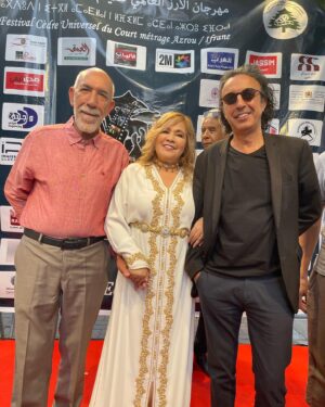 Amale Temmar Instagram - اثناء تكريمي بمهرجان الارز العالمي بافران بين زملاءي الفنانين والاعلاميين  و ساكنة افران الجميلة،وكل صيف وانتم بالف خير  @naima___collection  شكرا naimacollection