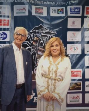 Amale Temmar Instagram - اثناء تكريمي بمهرجان الارز العالمي بافران بين زملاءي الفنانين والاعلاميين  و ساكنة افران الجميلة،وكل صيف وانتم بالف خير  @naima___collection  شكرا naimacollection