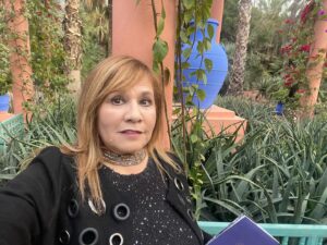 Amale Temmar Instagram - Anniversaire des jardins majorelle (100ans)
Honneur au cactus marocain dans toutes ses formes et couleurs)caftans,bijoux,toiles…
À voir