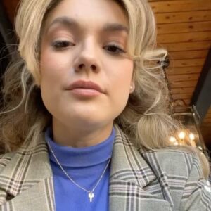 Amalia Williamson Instagram - GIRLIESSSSS it’s OUT @briamackgetsalife first 3 episodes are LIVE on Crave 🇨🇦next 3 episodes drop next Friday. This show has been an absolute dream to work on. I cannot wait for y’all to meet my girl Gemma. And thank you for letting me have my theatre moment on stage last night 💖