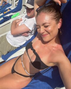 Actress Amalia Williamson HD Instagram Photos and Wallpapers March 2023