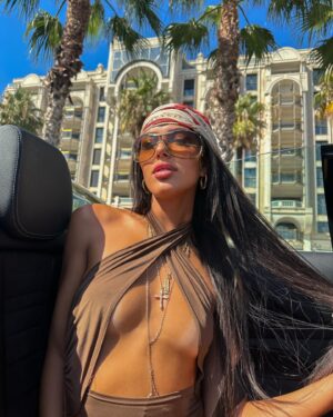 Amanda Boily Paleovrahas Instagram - Brown & Bad