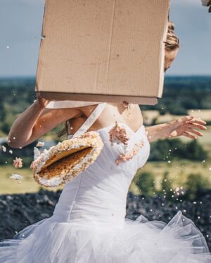Amanda Hermiine Künnapas Instagram - You can’t have your cake and eat it too. 🍰 #vabaraha 
📷: @alicemartin_photography