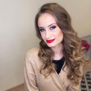 Amanda Hermiine Künnapas Instagram - Kui teile tundub täna Dramanda sümpaatsena, siis võib helistada numbril 9007004💋 Mind primadonnaks tegi @annamariatagu @makeupartistannamariatagu