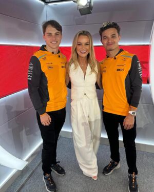 Amanda Holden Instagram - I mean… I look like their proud mum🤪. What a fabulous morning with these two @oscarpiastri @landonorris #britiishgrandprix