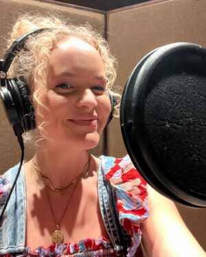 Amanda Jane Cooper Instagram - It’s World Theatre Day! “Come what may…”, 🎶 I’m so thankful to create on stage. And for the folks who believed in this eleven year old girl & beyond. No one does it alone. 

Today I’m thinking of Susan Messner, Lisa Eaton, Bob Morris, Glenn Kinckner, Paul Spencer Adkins, Gary Kline & all my @cmudrama professors, @kent.gash, @wickedschwartz, @burnscraig, my family, Joan Lader, @irish_rep, @sacmusicals, @braveartistsmanagement and SO many more! Thank you for giving me a chance to live a dream. The adventure continues. 

Also: A few days ago was National Puppy Day, so let’s hear it for Sandy!! 

“You’re always a day away…” 🎭