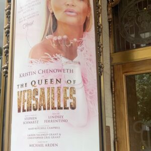 Amanda Jane Cooper Instagram - Boston, we’re here! 👑 So excited for this next leg of the journey. Previews begin July 16th and we open on August 1st! Can’t wait for you to see what we’ve been building. @qovmusical @kchenoweth #qovmusical @emersoncolonial 

Rehearsal photo by the incredibly talented and generous @drewxphotography @drewelhamalawy