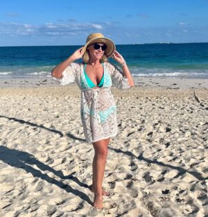 Amanda Wyss Instagram - Toes in the sand. Sunshine. Good friends. Rock and roll music.  Another amazing year at @thesands.rocks  @phcancun @stever101010