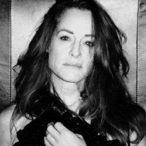 Amanda Wyss Instagram - #tbt to brunette days.