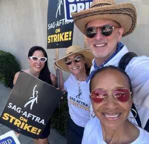 Amanda Wyss Instagram - Picketing with with my friends @lordyitslisa and @djmatwijkow from @cdglocal892 
@sagaftra @wgawest @wgaeast #CostumeDesignersGuild  #journeymanactor  #residuals #fairpay #costofliving  #actorsnotAI #unionstrong💪