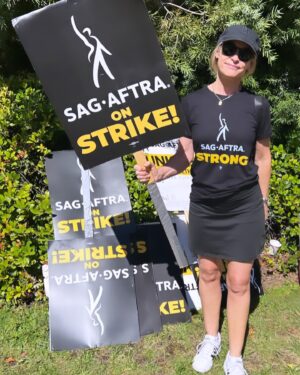 Amanda Wyss Instagram - I’ve run into some old  friends  on the picket line. I’ve met many wonderful actors and writers. It makes me so emotional… picketing. Everyone together in the same fight. Supporting each other. Hopeful and strong during this momentous time. Also, a big shout out to the awesome  horn honkers. Keep it coming! @lordyitslisa @kittyswink #mikemcshane #barbaracrampton #mindymorgenstern @sagaftra #unionstrong #labor  #journeymanactor  #fairpay #actorsnotAI #payyouractors #payyourwriters #livingwage #healthcare