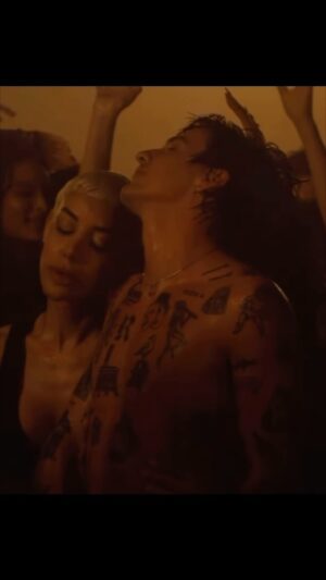 Amar Sotomayor Instagram - Agradecida por la oportunidad de trabajar en el nuevo video musical Gemini de @rolemodel con gente súper talentosa y especial, Namaste y TE CALLAS! ♊️💧💜#amarsotomayor #actriz #model #modelo #singer #cantante #transgender #transgenero #trans #transexual #mtf #transwoman #transmodels #transactress #puertorican #puertorico #lgbtq #pride #blondehair #boricua #losangeles #california #fashion #love #tattoo #gemini #rolemodel #videomusical #musicvideo #workingactor