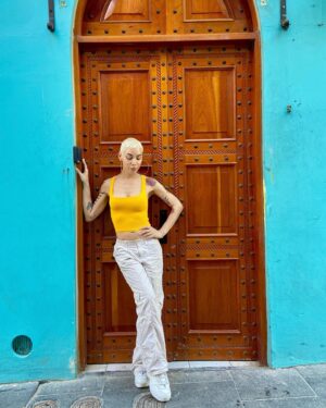Amar Sotomayor Instagram - Nada como una hermosa tarde en casa, en mi Viejo San Juan, Namaste y TE CALLAS!!! 🇵🇷🩵🌺 #amarsotomayor #actriz #model #modelo #singer #transgender #transgenero #trans #transexual #mtf #transwoman #transmodels #transactress #puertorican #puertorico #lgbtq #pride #blondehair #boricua #losangeles #california #fashion #love #tattoo #viejosanjuan #oldsanjuan #home  #navidad #christmas #theresnoplacelikehome