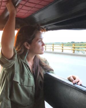 Amaryllis Fox Instagram - America’s longest war has put more people in prison and morgues, while enriching more kingpins, militaries and power brokers than any other US policy today.
.
Our expose of this cruel overreach of government power, The Business of Drugs, is live on Netflix today. I hope you’ll come with us on this important and disturbing journey.
.
#thebusinessofdrugs #netflix #corruption #racism #abuse