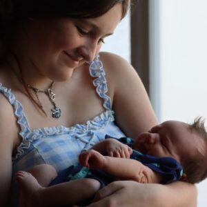 Amaryllis Fox Instagram - Our hearts are overflowing. Our family is complete.❤️
.
Cassius Watts Thoreau Kennedy, born the 30th of Aug at 1:28pm
.
We named him Cassius for the great Muhammad Ali, who sacrificed millions, relinquished his titles and went to prison, rather than participating in an unjust war. Thoreau, for Henry David Thoreau, who chose jail over the support of slavery. And Watts, for Alan Watts, lifelong student and teacher of nonviolence, who plays his own role in our love story.
.
All in all, this baby better learn to read fast!
.
Til then, he is snugged in the arms of his big sisters and showered in our love. May he stand on the shoulders of his namesakes and live life as a fighter for peace.