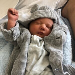 Amaryllis Fox Instagram - Our hearts are overflowing. Our family is complete.❤️
.
Cassius Watts Thoreau Kennedy, born the 30th of Aug at 1:28pm
.
We named him Cassius for the great Muhammad Ali, who sacrificed millions, relinquished his titles and went to prison, rather than participating in an unjust war. Thoreau, for Henry David Thoreau, who chose jail over the support of slavery. And Watts, for Alan Watts, lifelong student and teacher of nonviolence, who plays his own role in our love story.
.
All in all, this baby better learn to read fast!
.
Til then, he is snugged in the arms of his big sisters and showered in our love. May he stand on the shoulders of his namesakes and live life as a fighter for peace.