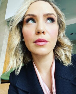 Amber Goldfarb Instagram - New look: Profresh. Not a typro. 😝 Can’t wait to talk about what I’m filming. #profresh #freshface #professional #onset #newlook #filming