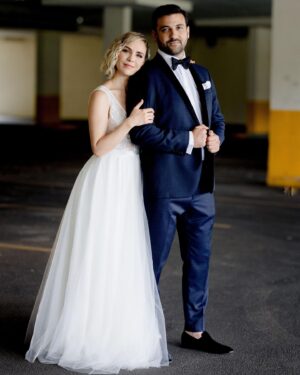Amber Goldfarb Instagram - Not sure what I did to deserve this guy… but I thank my lucky stars every day. ✨ Happy first wedding anniversary my love. 💛💛 

Thank you @marlon.foto for capturing these precious moments, @jordanderuiter for the gorgeous custom dress, @sophiemanzerolle for the lovely hair and makeup and @marc_desparois for his colour and cut magic
#weddinganniversary #firstanniversary #anniversary #loveofmylife #wedding