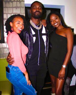 Amber Reign Smith Instagram - Last night was mad real 🥺

Just a few of the beautiful people who showed me so much love and support for Episode 8 of @GamesPeoplePlay on @BET, I am beyond grateful for every single one of y’all! 

Next Tuesday we’re back at it for Episode 9! Same time, same place! 🤩
*check flyer for details*