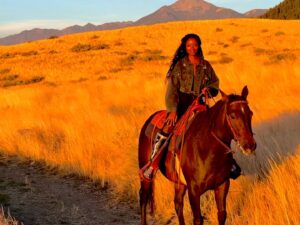 Amber Reign Smith Instagram - From Montana, With Love 🧡
Happy #BigBamDay #1010 ♎️
#LibraQueen #LibraGang #Libra #Bday #Birthday #BigBam #Filming #Film #actor #act #OnLocation #Montana #Yellowstone #Horse #Horses #horsesofinstagram #horseriding #westernstyle #westernwear #westernfashion