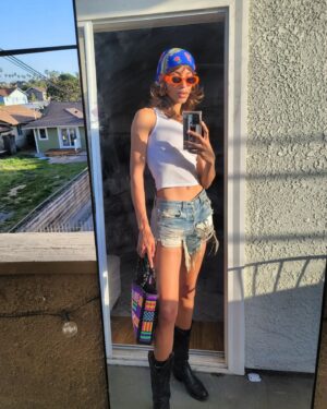 Amelia Hammer Harris Instagram - Yikes. I play tag and you it for life. Yikes. You a clown you do it for likes. Yikes. 🚫🧢